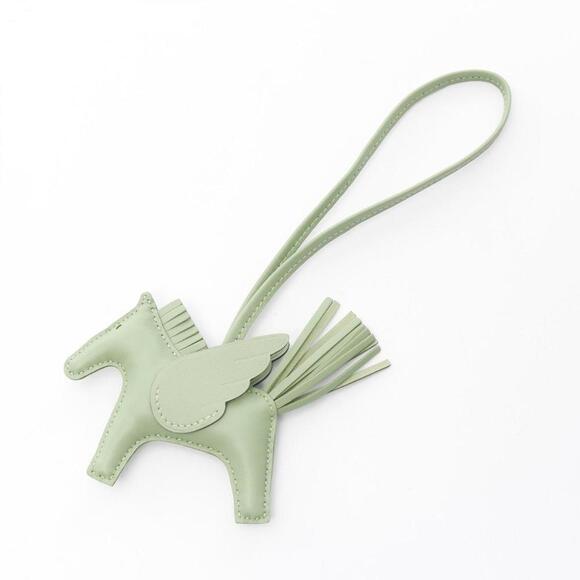 HERMES Green Leather Charm - Picture 2 of 6